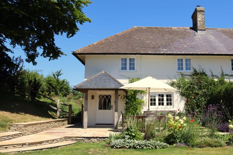 Crumpet Cottage, Chebbard: Welcome to your charming holiday home