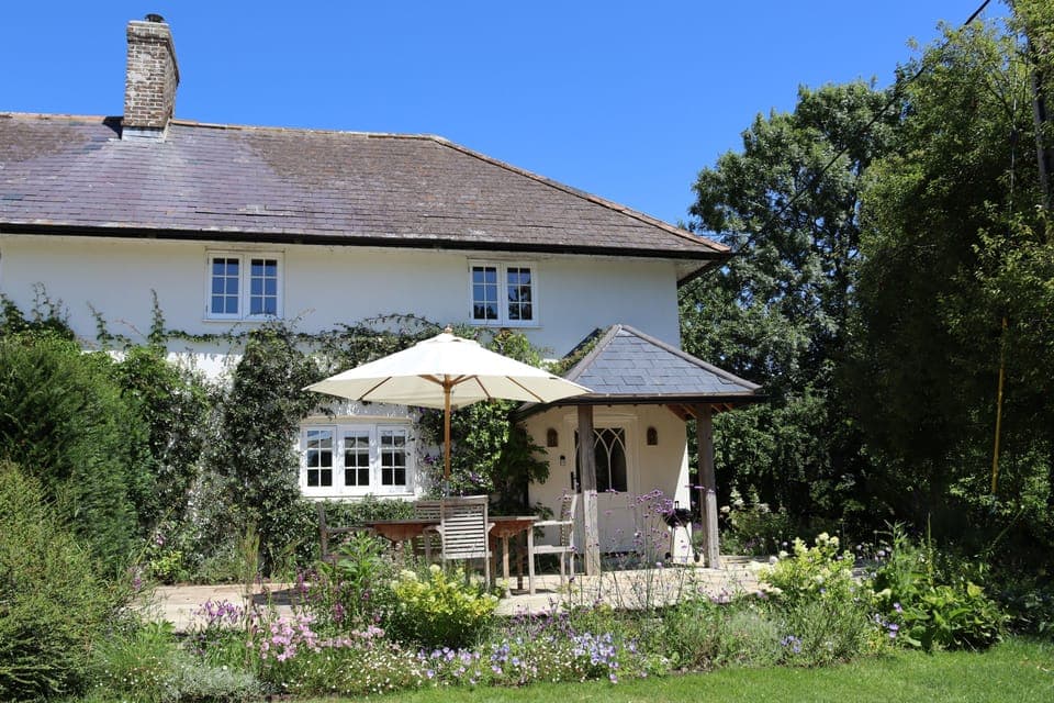 Cosy Cottage, Chebbard, Dorchester: Relax and unwind in this idyllic retreat