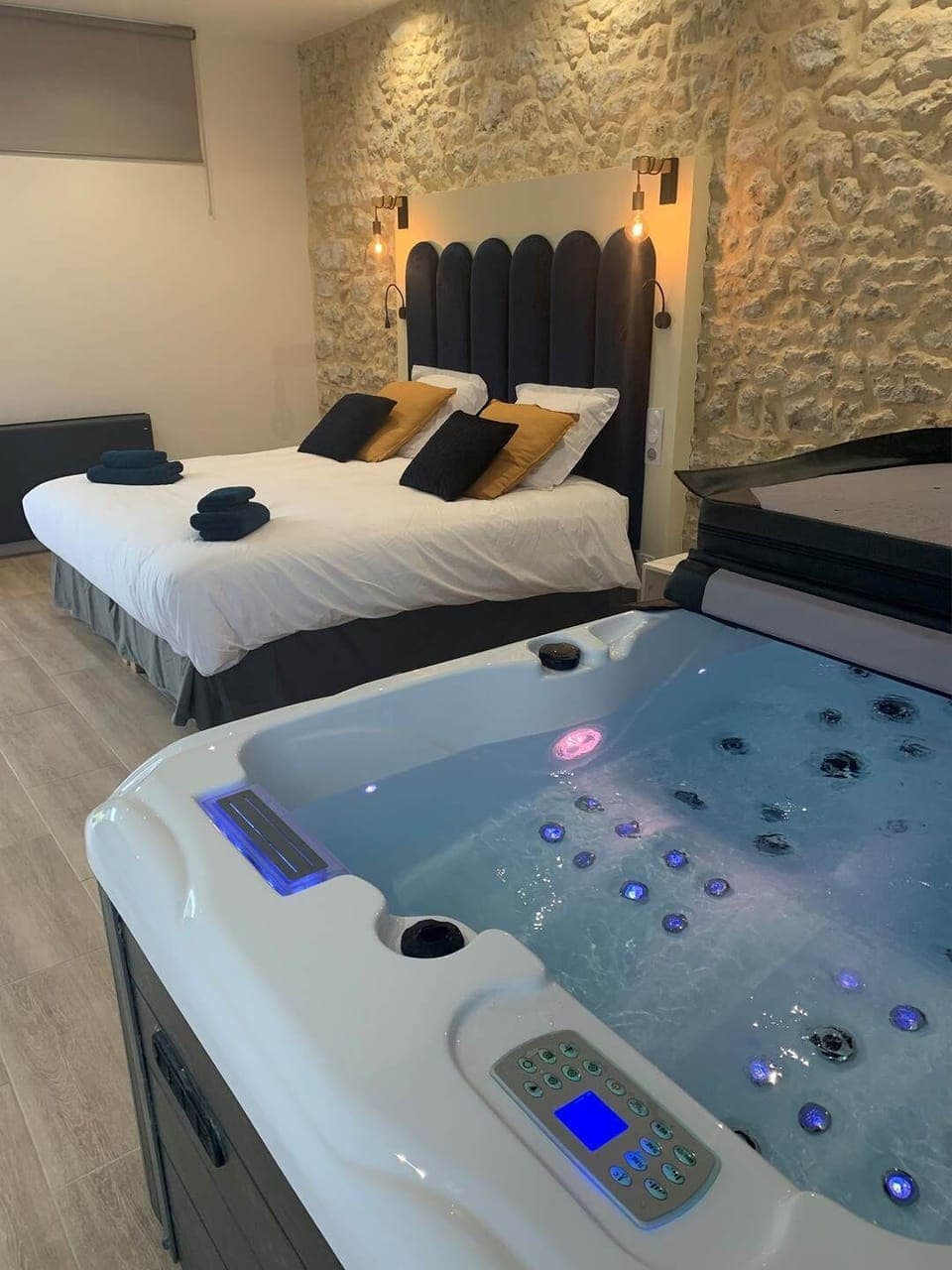 Vue chambre jacuzzi ouvert