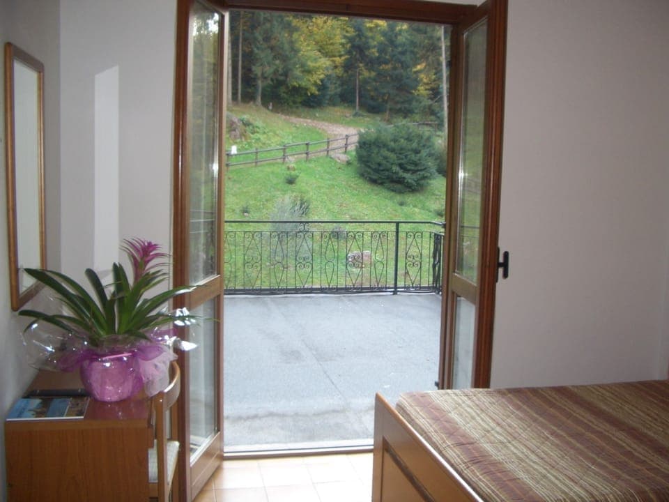 Standard Single Room | In-room safe, desk, free WiFi