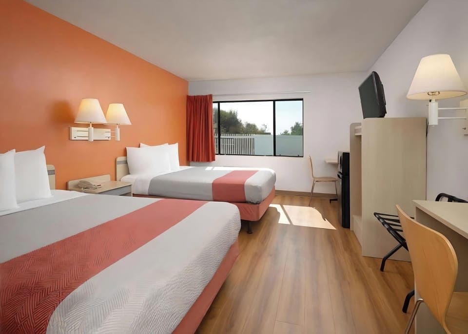 Desk, blackout drapes, free WiFi, bed sheets