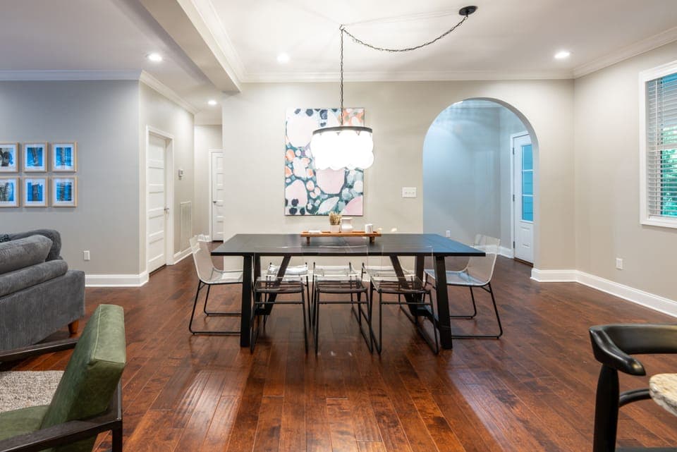 Open Dining - Seats 8