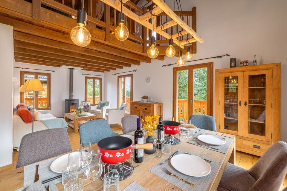 Dining area & Living room