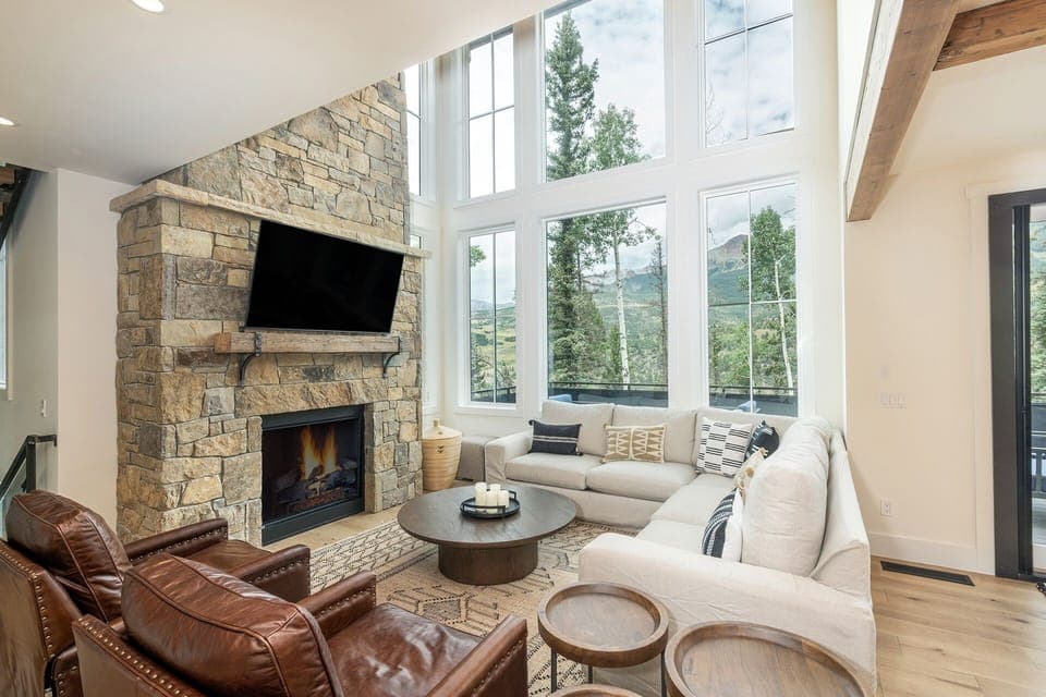 House, 4 Bedrooms | Living area
