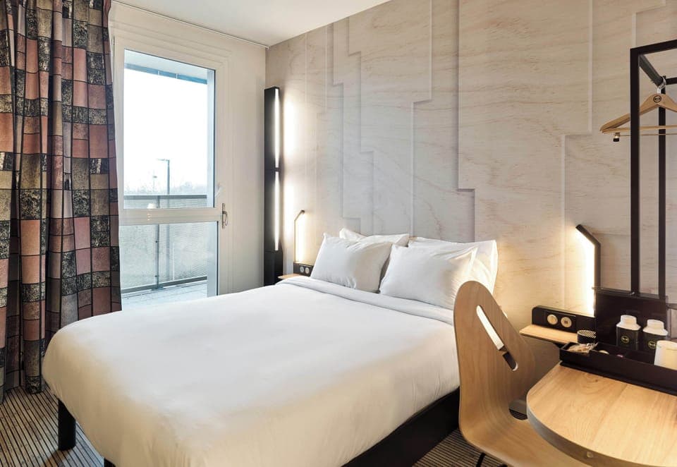 Comfort Double Room, Non Smoking | Individually furnished, desk, free WiFi, bed sheets