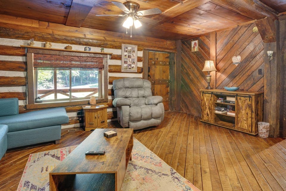 House (2 Bedrooms) | Interior