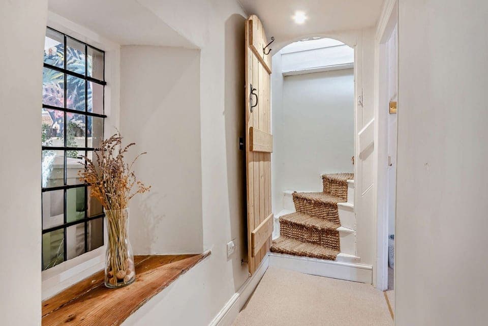 Elephant Cottage Family Bathroom - StayCotswold