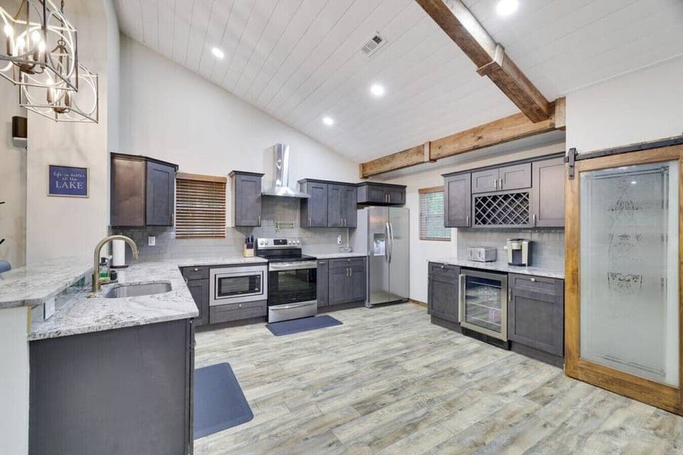 This brand new kitchen will not disappoint