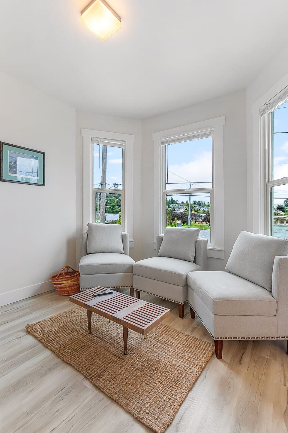 Classic Apartment | Living area | 40-inch flat-screen TV with digital channels