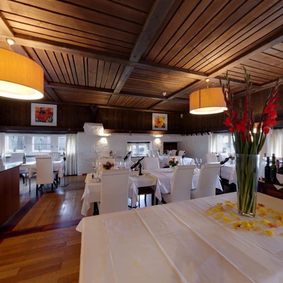 2 restaurants, Regional cuisine