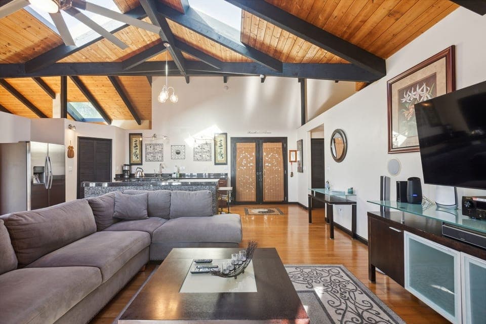 Furniture, Indoors, Living Room, Couch, Table