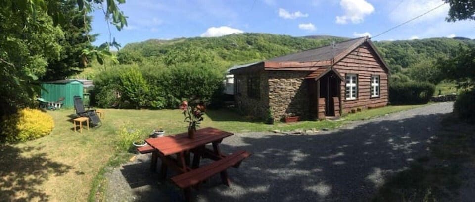 External - spacious garden with Cader Idris in the background. 