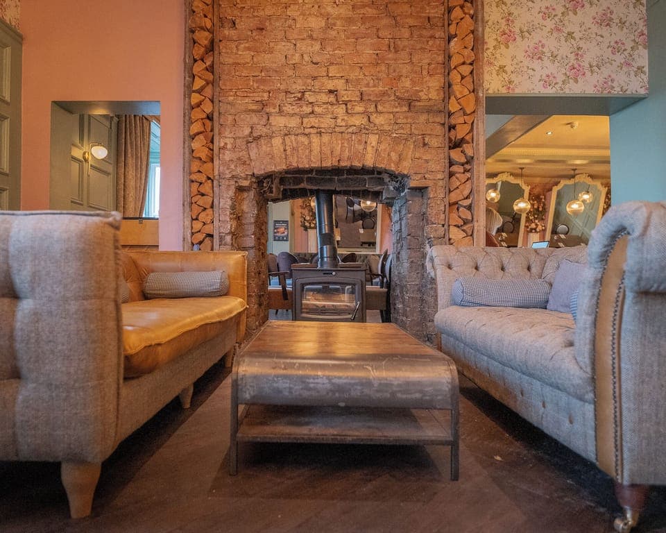 2 restaurants, breakfast, lunch, dinner served; soul food