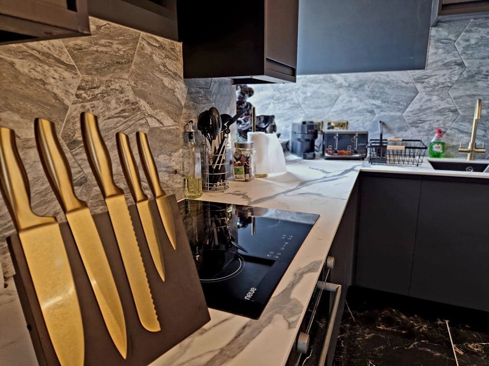 Cottage | Private kitchen | Fridge, dishwasher, electric kettle, toaster