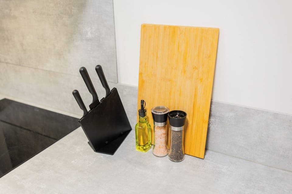 Basic Studio | Living area | 40-inch LCD TV with digital channels, heated floors, streaming services