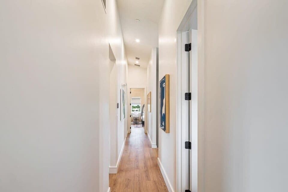 Hallway to bedroom 3