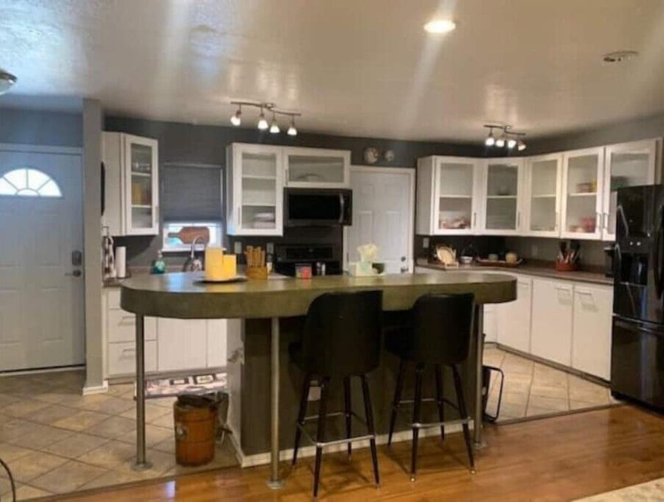 Well stocked Kitchen!
