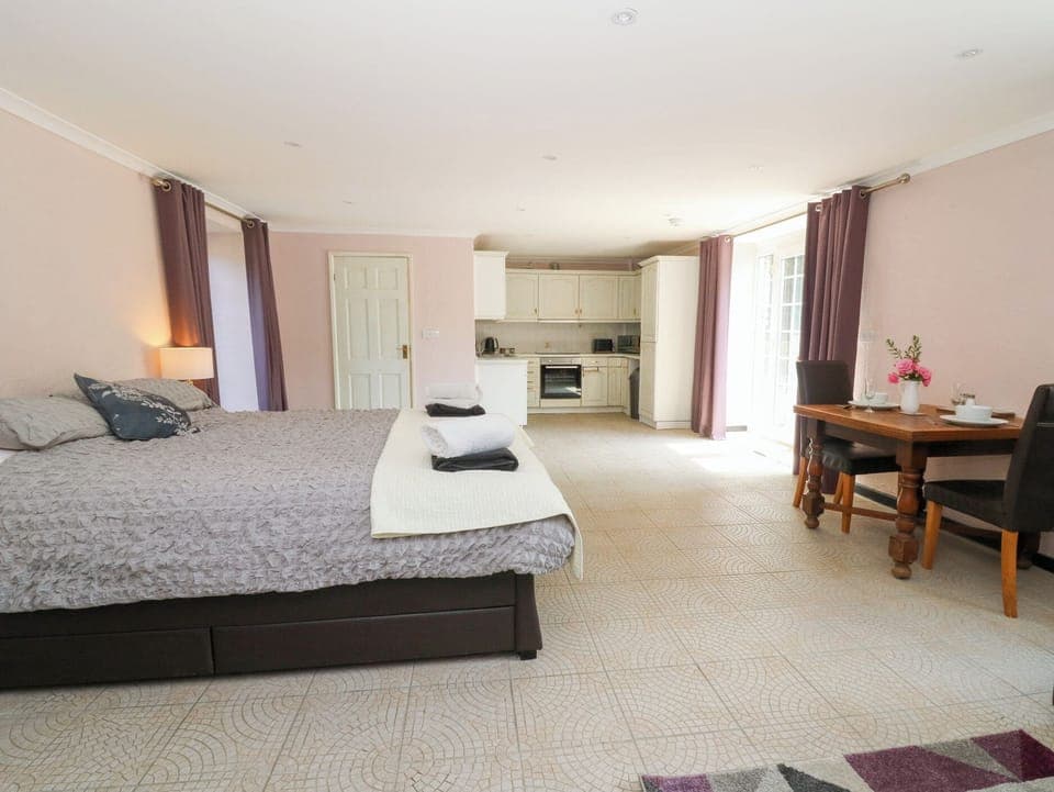 Cottage | 1 bedroom, individually decorated, individually furnished, free WiFi