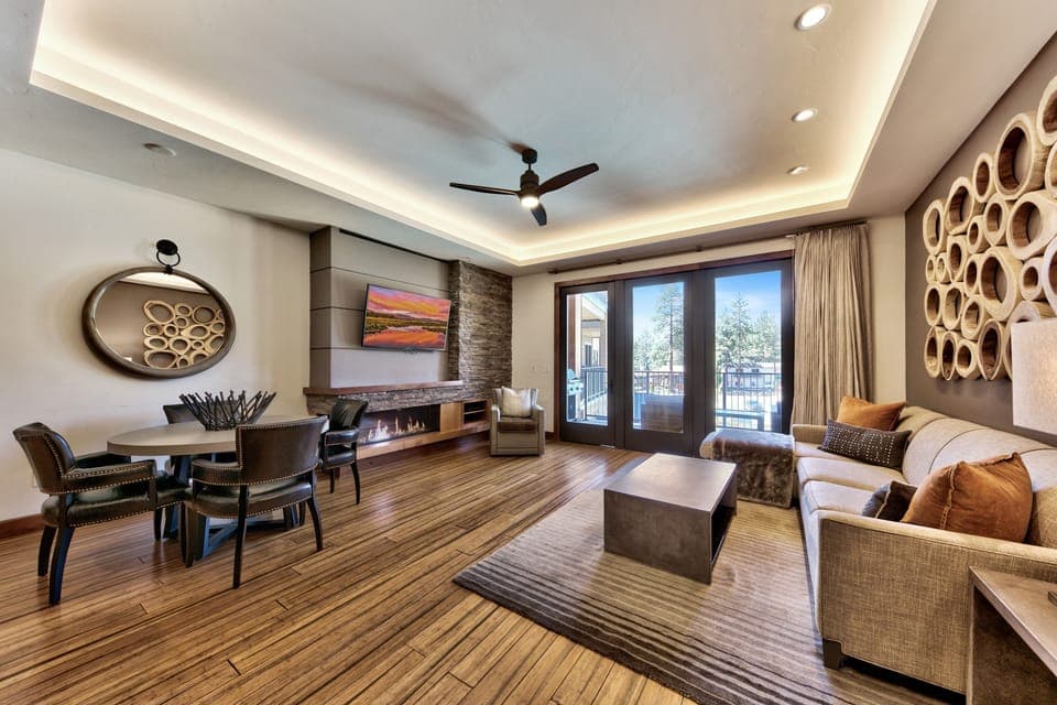 21 - Beautiful 2nd Floor - 2 bedroom 3 bath Luxary Condo.