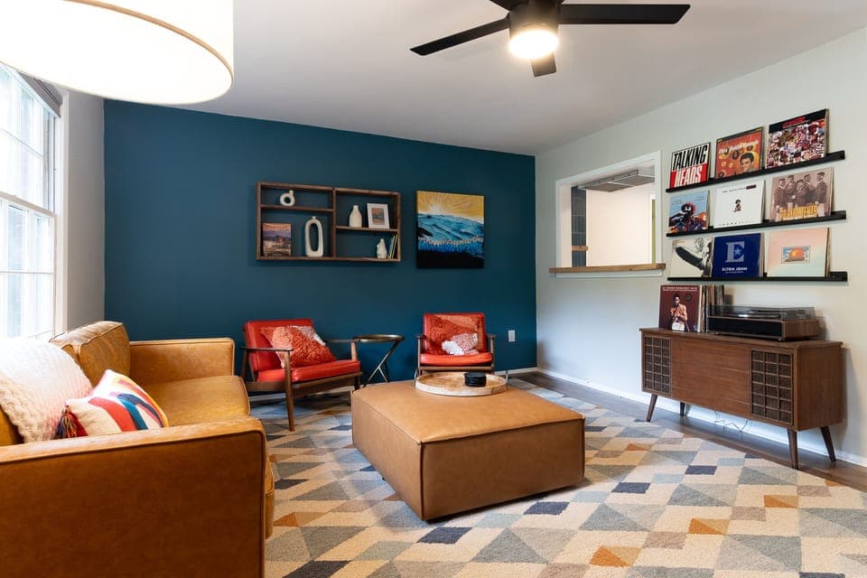 Cozy bungalow in South Asheville near hiking, mountain biking, and more!