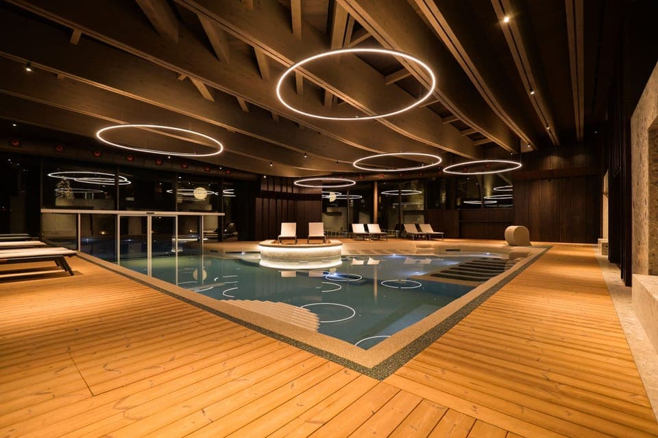 Indoor pool, outdoor pool