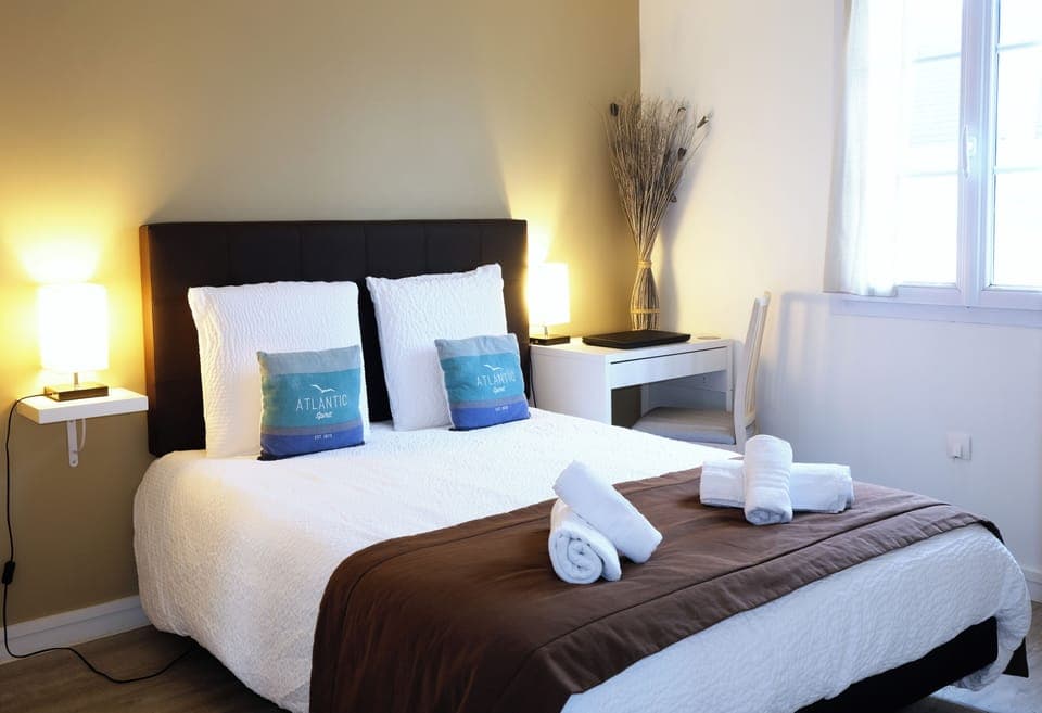 ESCALE | Hypo-allergenic bedding, memory foam beds, individually furnished, desk