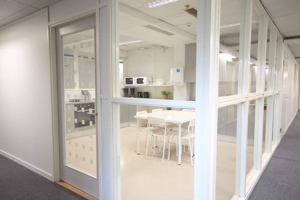 Basic Triple Room | Free WiFi, bed sheets