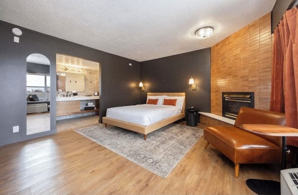 Premium Single Room | Premium bedding, down comforters, pillowtop beds, in-room safe