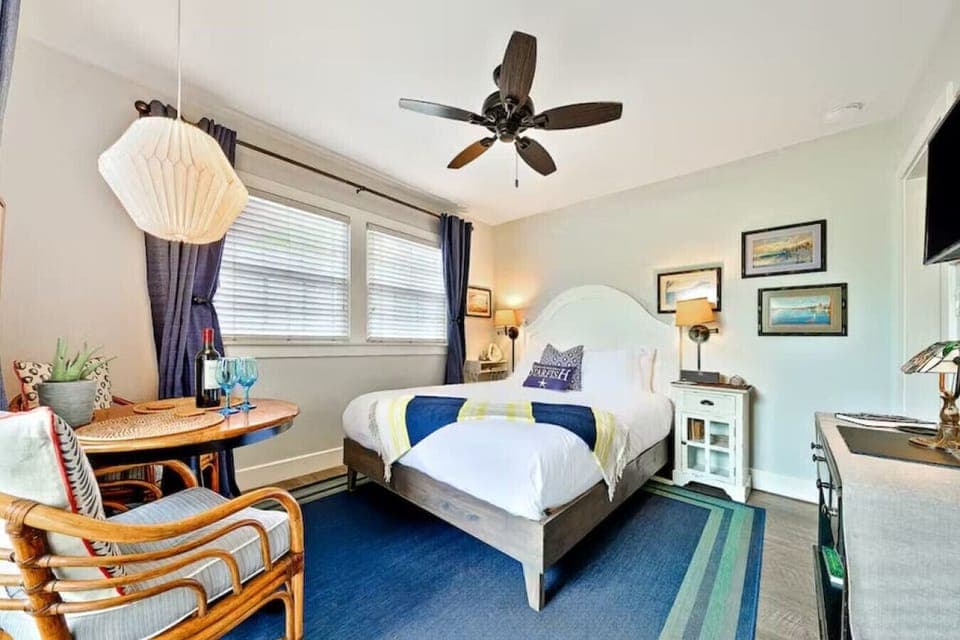 Welcome to Sweet Studio Cottage in Pacific Beach!