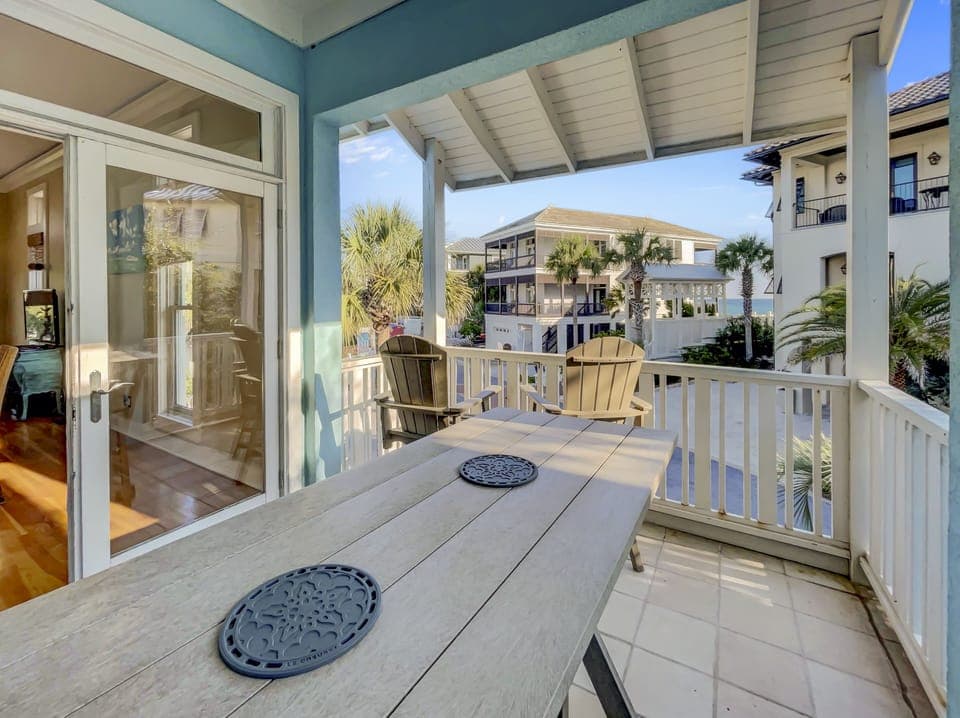 3rd Floor | Outdoor Living Area