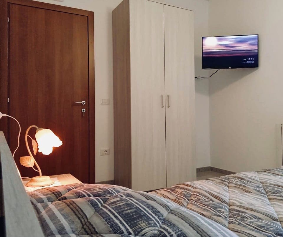 Standard Double Room | Desk, blackout drapes, free WiFi, bed sheets