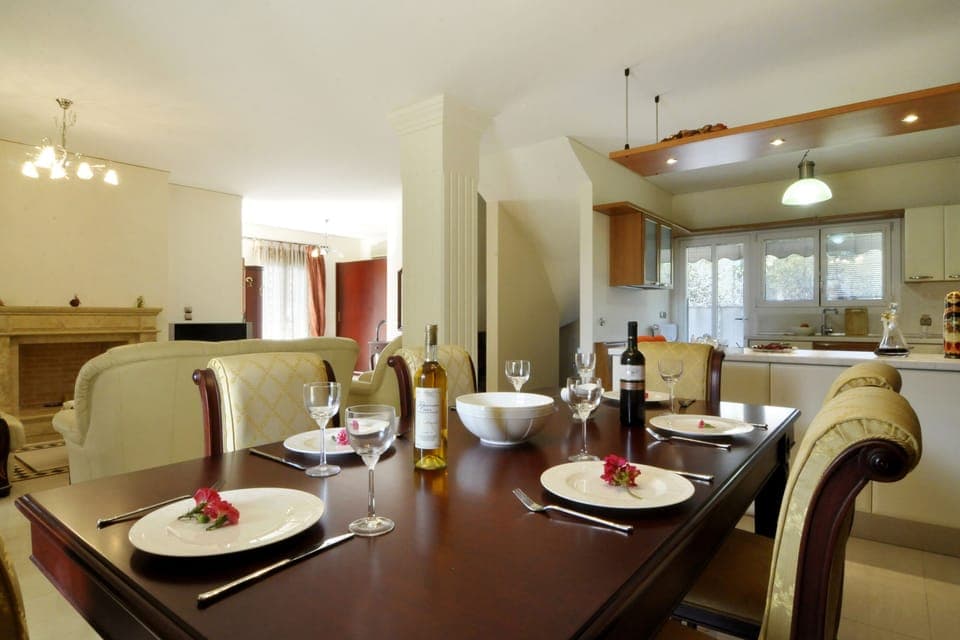 Comfort Apartment | Living area | 40-inch LCD TV with cable channels, fireplace