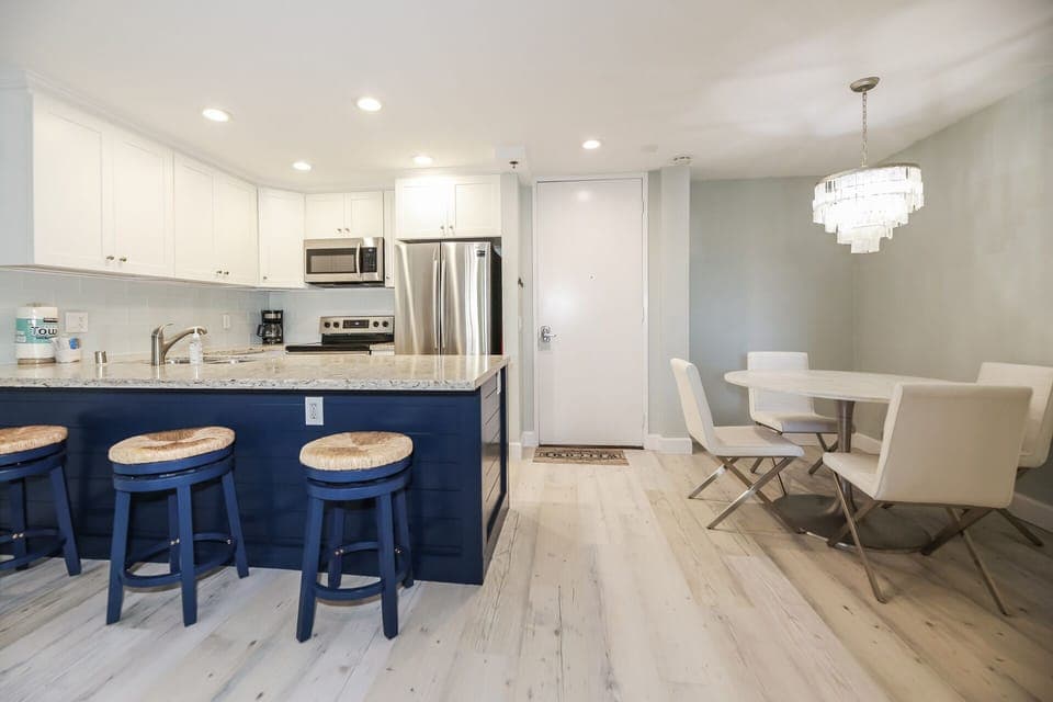 A culinary oasis awaits you in our well-equipped kitchen and cozy dining space.