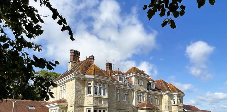 Discover 6 Shanklin Manor, a stunning Isle of Wight holiday property set within historic grounds, offering comfort, style and a peaceful location.