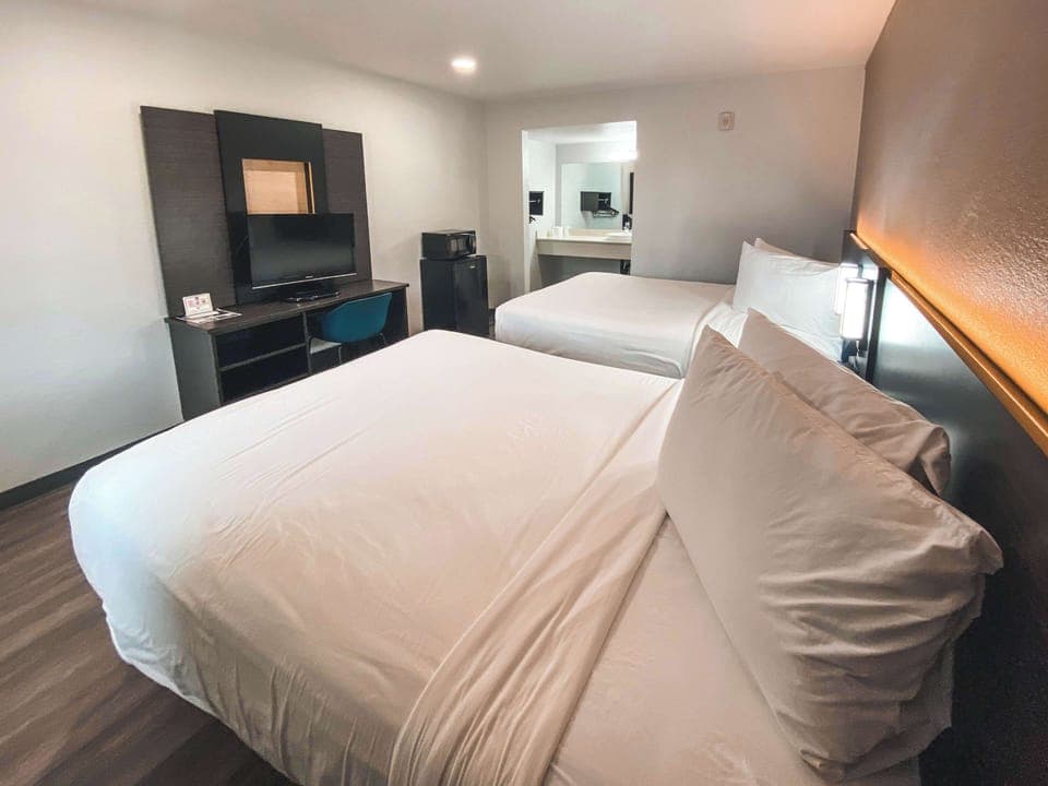 Desk, free WiFi, bed sheets