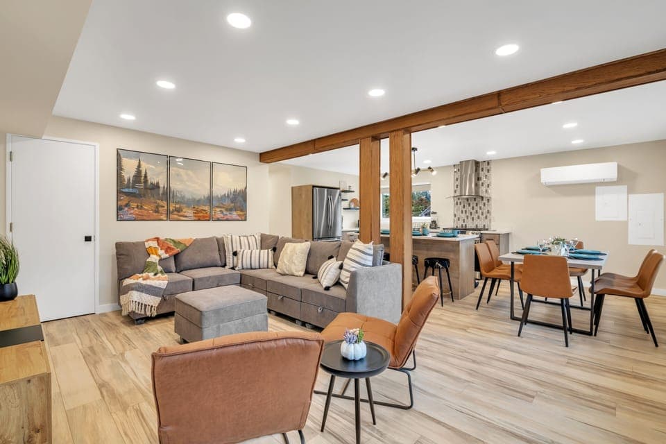 Home Decor, Indoors, Furniture, Living Room, Table