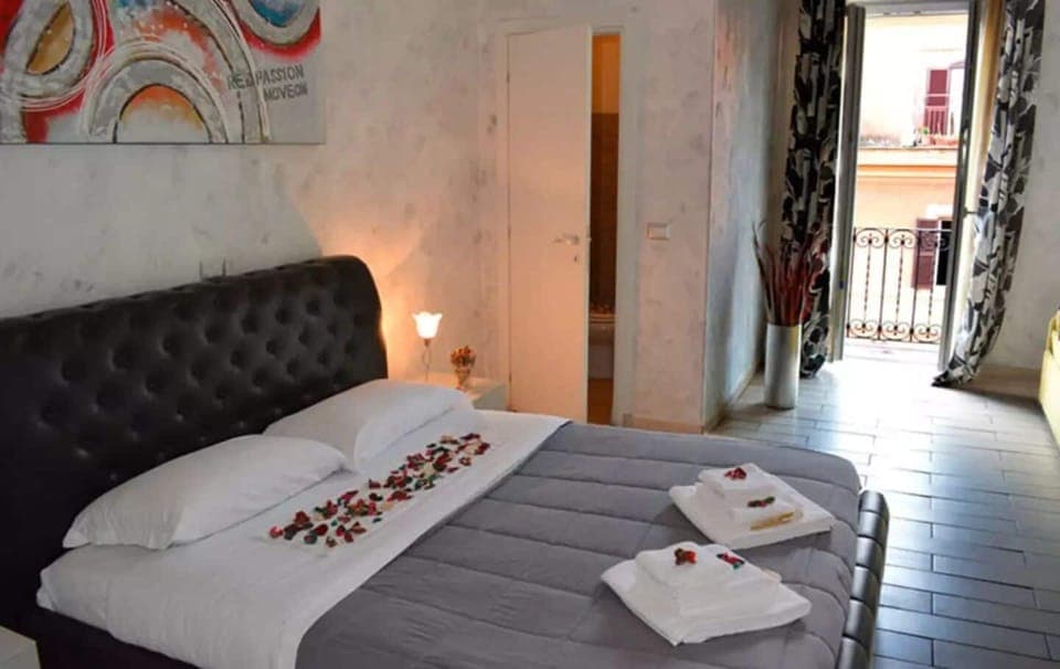 Desk, soundproofing, iron/ironing board, free WiFi