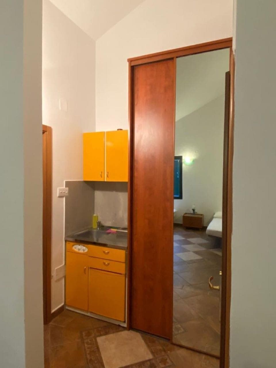 Standard Apartment | Private kitchen | Mini-fridge, electric kettle, cookware/dishes/utensils