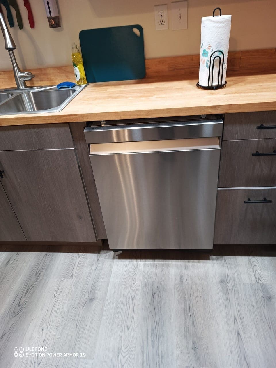 Dishwasher under counter