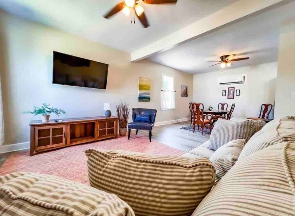 Welcome to the comfort of Coastal Retreat