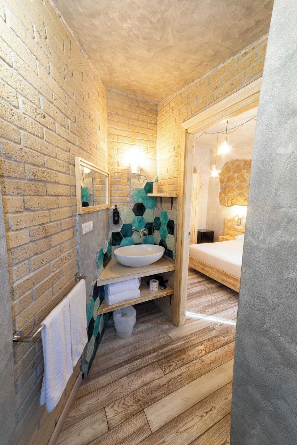 Deluxe Room | Bathroom