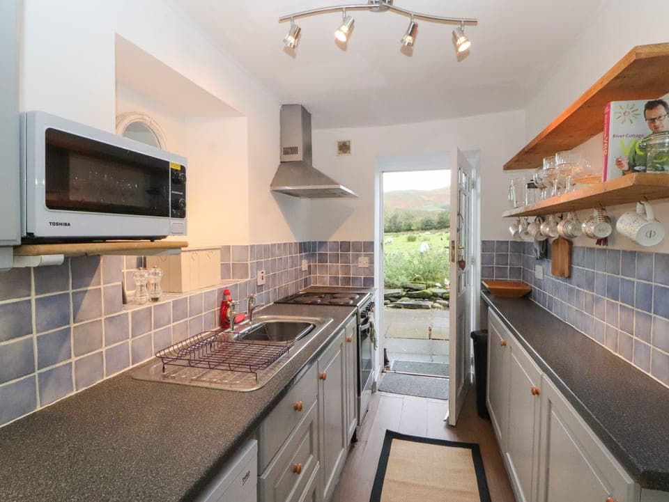 Dishwasher, cookware/dishes/utensils