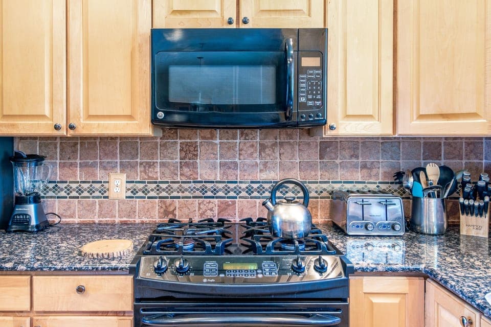 Full Kitchen