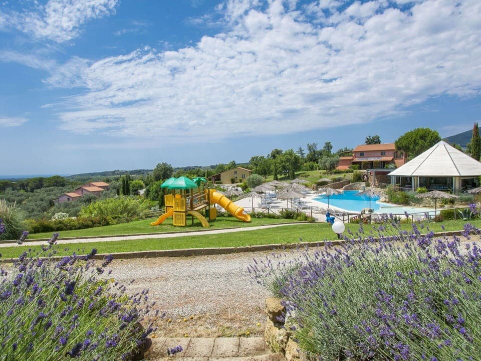 Cloud, Sky, Water, Plant, Property, Building, Azure, Swimming Pool, Tree, Chair