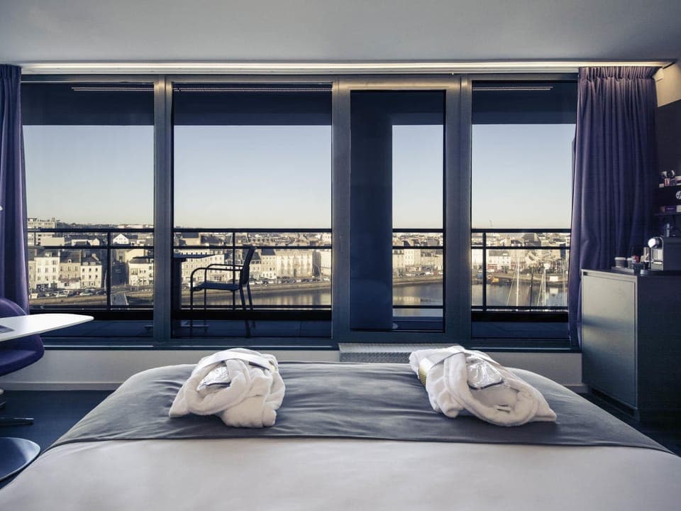 Privilege, Room, 1 Double Bed, Balcony | Minibar, in-room safe, desk, soundproofing