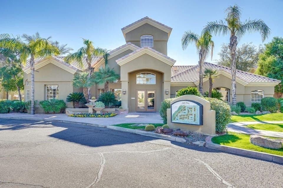 Condo, 2 Bedrooms | Exterior
