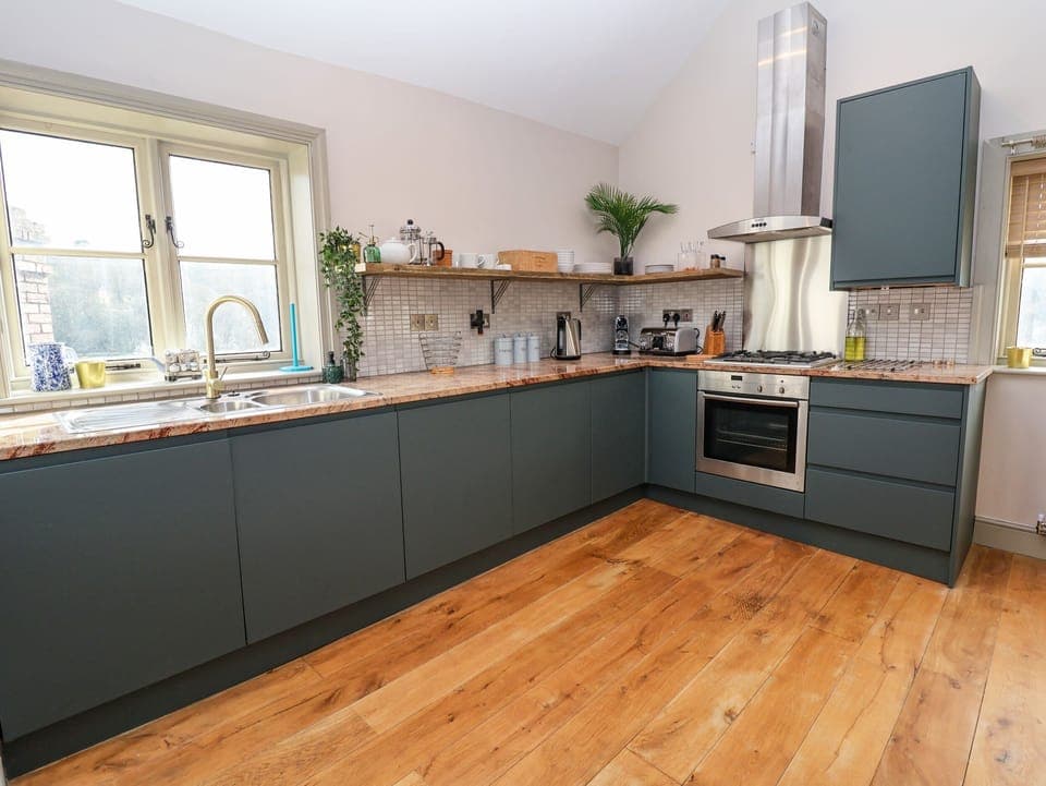 Fridge, dishwasher, cookware/dishes/utensils