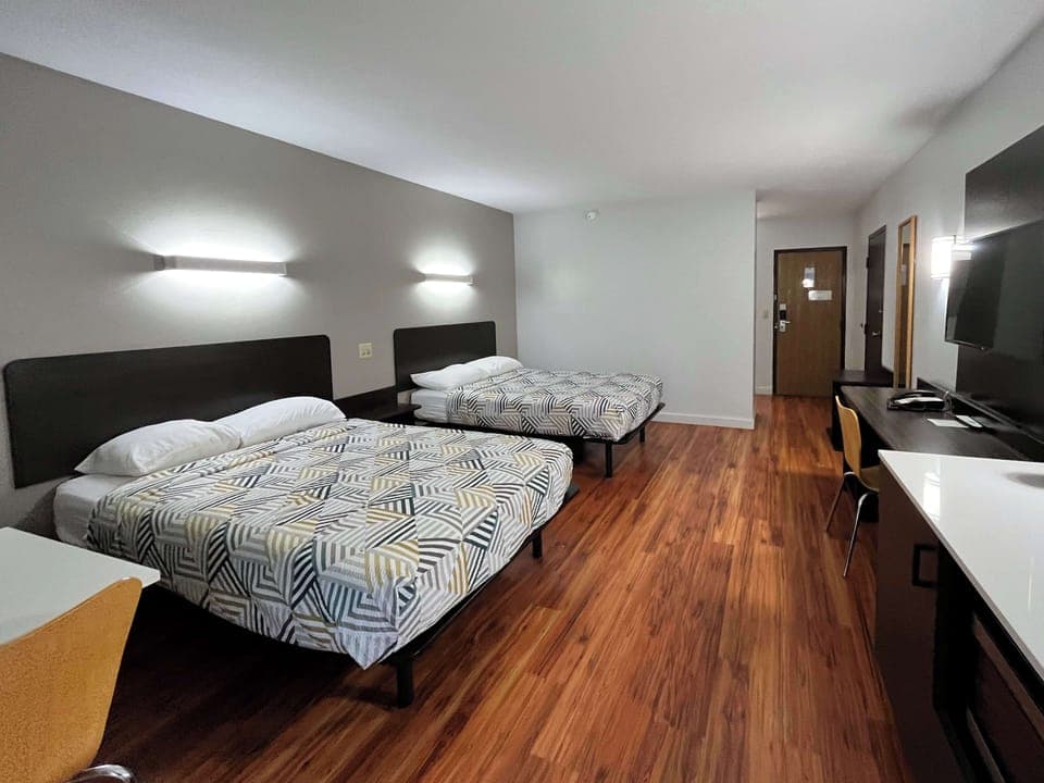 Free WiFi, bed sheets