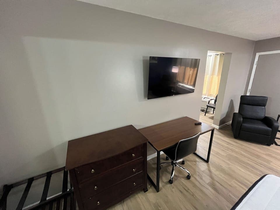 Presidential Suite, 1 Bedroom, Kitchenette | Memory foam beds, free WiFi