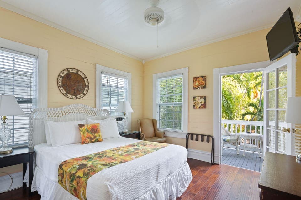 Classic Room, 1 Queen Bed, Balcony, Pool View (1) | Premium bedding, individually decorated, individually furnished